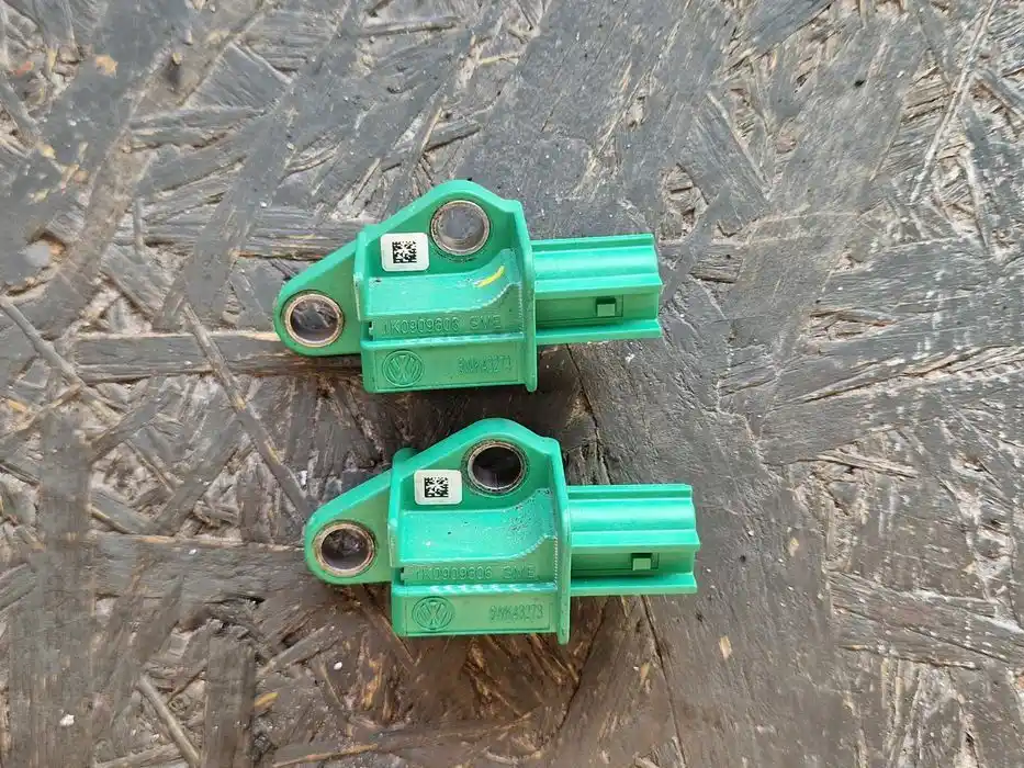 Czujnik Uderzenia Bocznego Vw Audi Seat Skoda 1K0.909.606