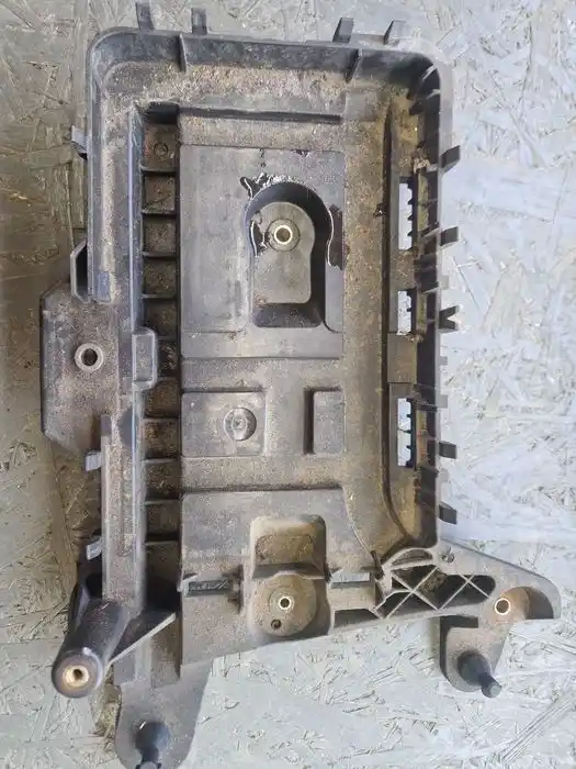 Podstawa Akumulatora Vw Audi Seat Skoda 1K0.915.333
