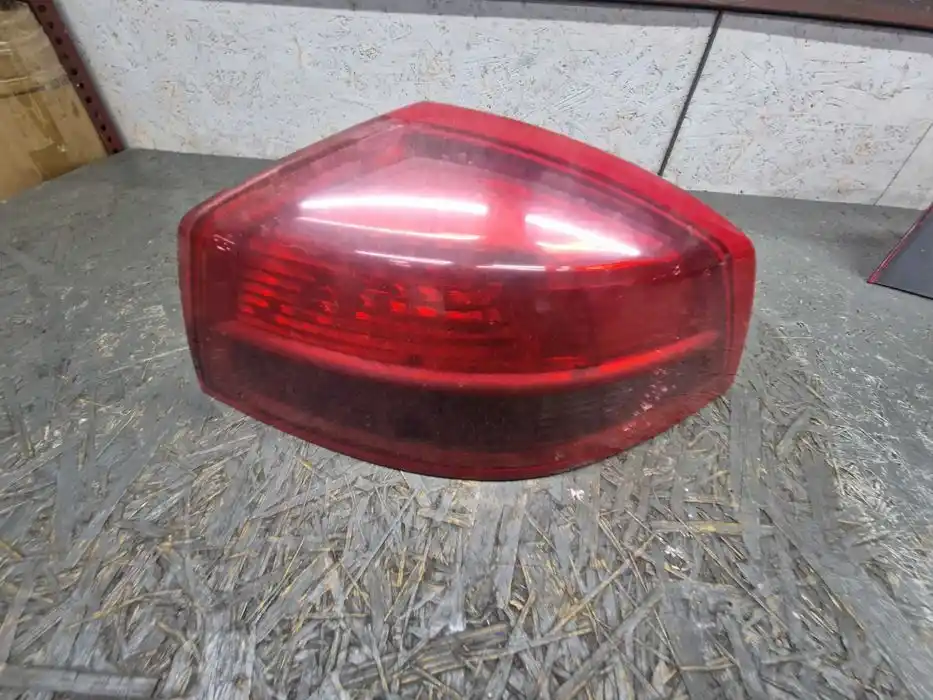 Lampa Prawy Tył Błotnik Renault VelSatis 82.000.143.60