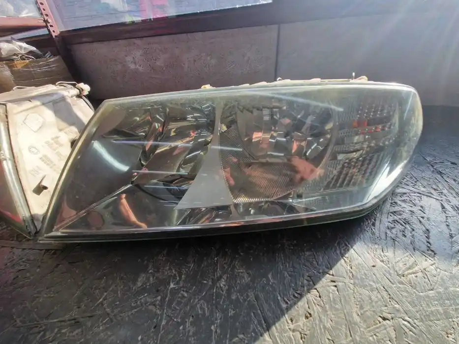Lampy Przód Skoda Octavia II EUROPA