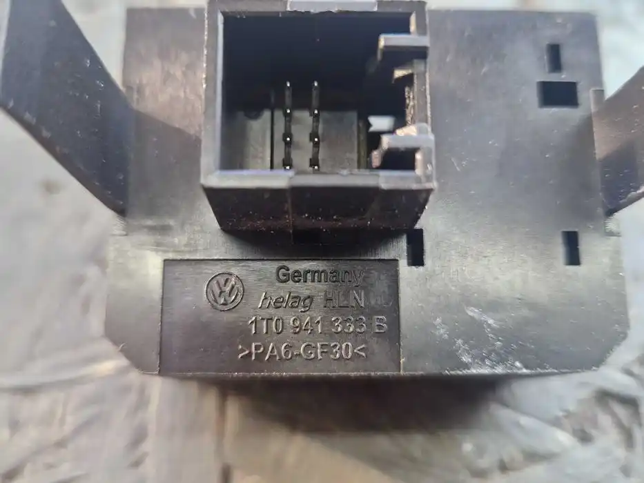 Przełącznik Regulacji Świateł Vw Touran I FL 1T0.941.333.B