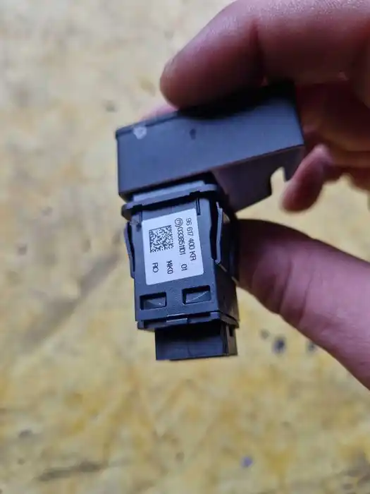 Przełącznik Św. Awaryjnych Citroen C5 III x7 nr.96.617.40.0KR