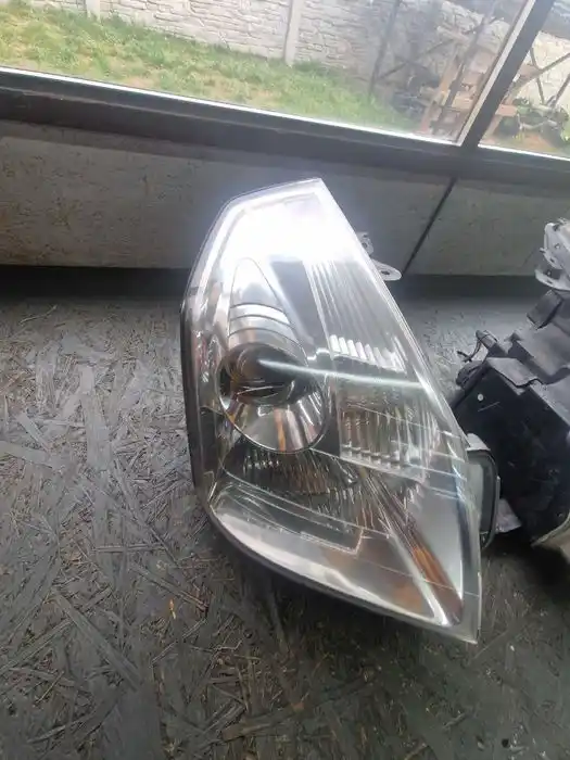 Lampy Przód Renault VelSatis Xenon