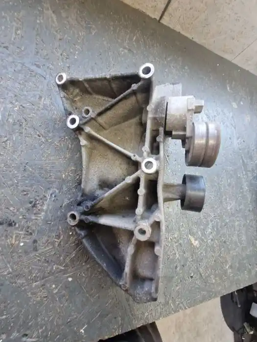 Łapa Osprzetu Renault F4K 2.0T 82.001.832.34