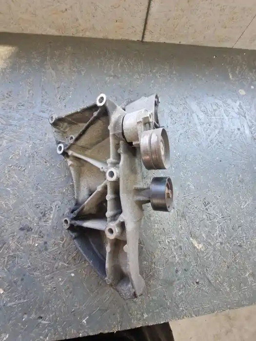 Łapa Osprzetu Renault F4K 2.0T 82.001.832.34