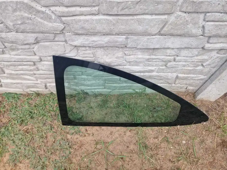 Szyba Boczna Lewa Renault Megane II 3D