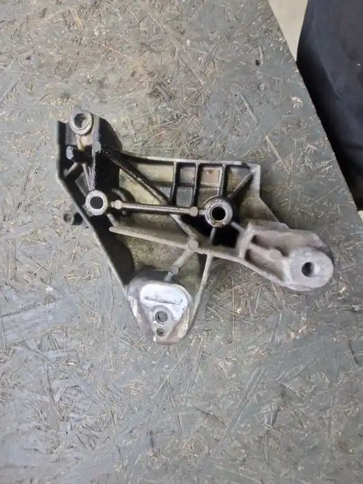 Łapa Mocowanie Silnika Renault 82.002.533.16