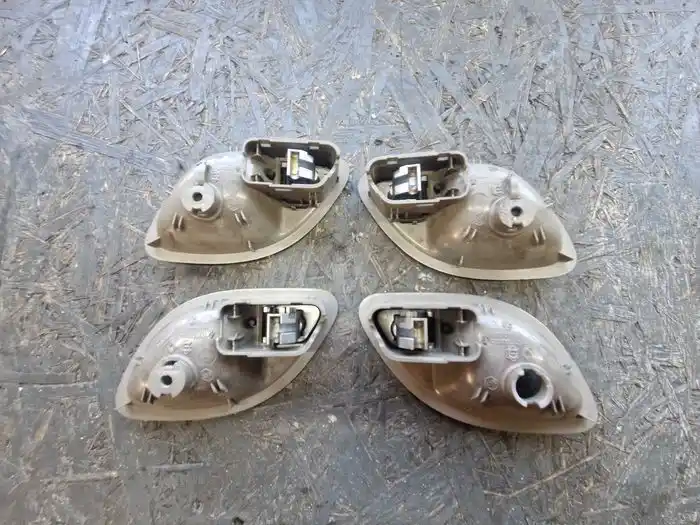 Klamki wewnetrzne Renault VelSatis 82.000.007.23-82.000.007.24