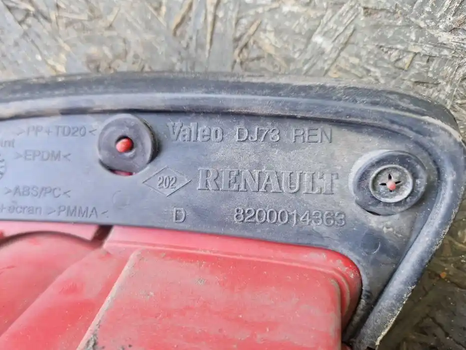 Lampa Prawy Tył w Klape Renault VelSatis 82.000.143.63