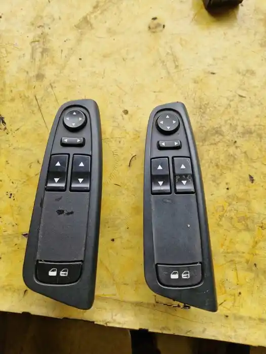 Panel Przełącznik Szyb Fiat Stilo nr. Fiat Stilo B569