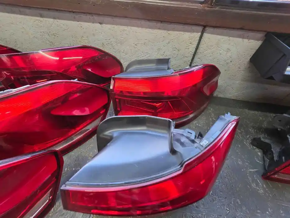 Lampa Vw Touran Prawy Tył 5TA.945.096.A