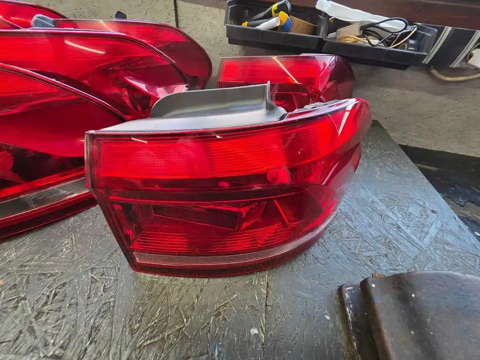 Lampa Vw Touran Prawy Tył 5TA.945.096.A