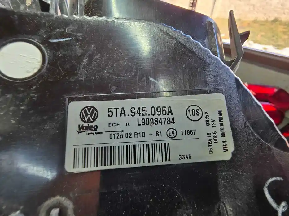 Lampa Vw Touran Prawy Tył 5TA.945.096.A