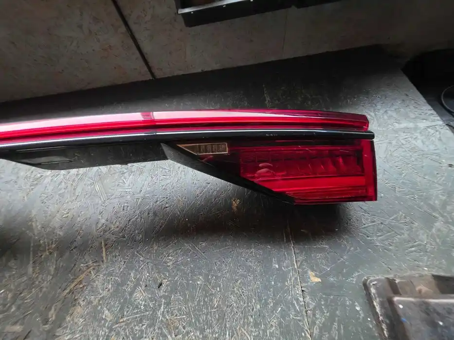 AUDI A8 D5 Lampa Blenda Tył 4N0945095F