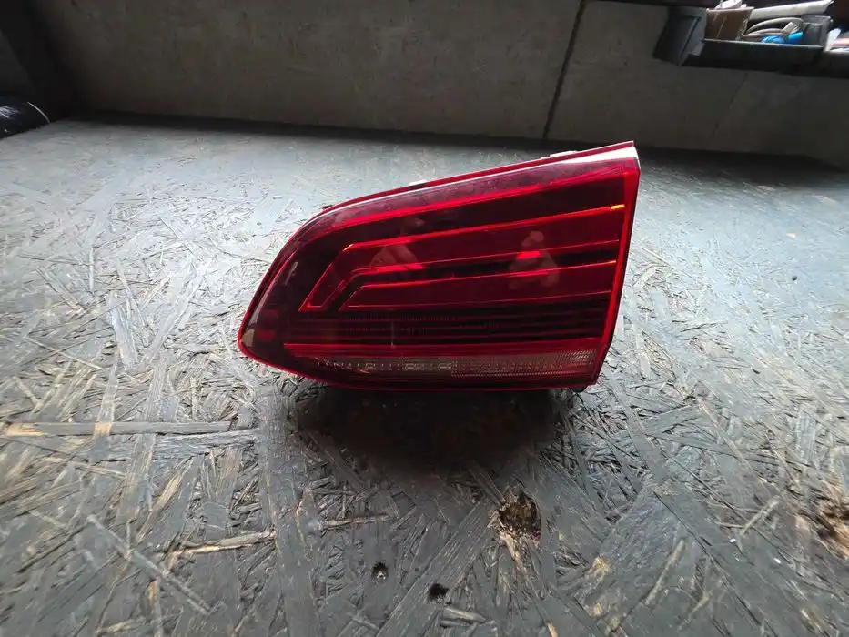Lampa Prawy Tył w Klape 5G9.945.094.H VW GOLF 7 VII KOMBI