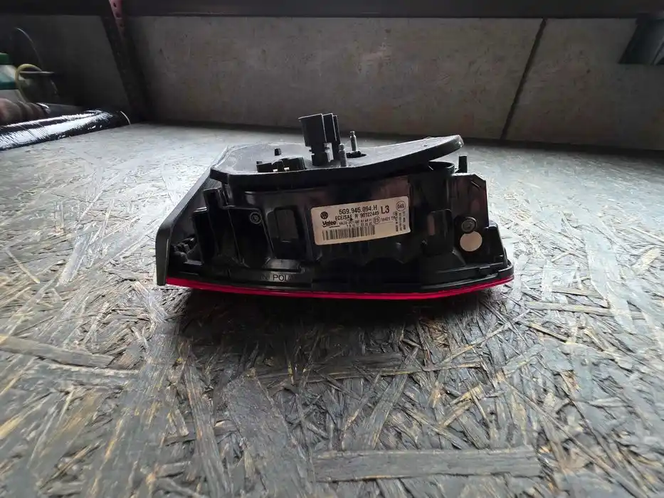 Lampa Prawy Tył w Klape 5G9.945.094.H VW GOLF 7 VII KOMBI