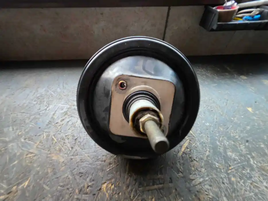 Serwo Hamulcowe 8D0.612.107.B Audi A6 C5 2.8v6