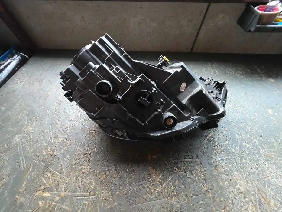 AUDI A3 8V LIFT Lampa Xenon Lewa Przód 8V0.941.005.E Uszodzona