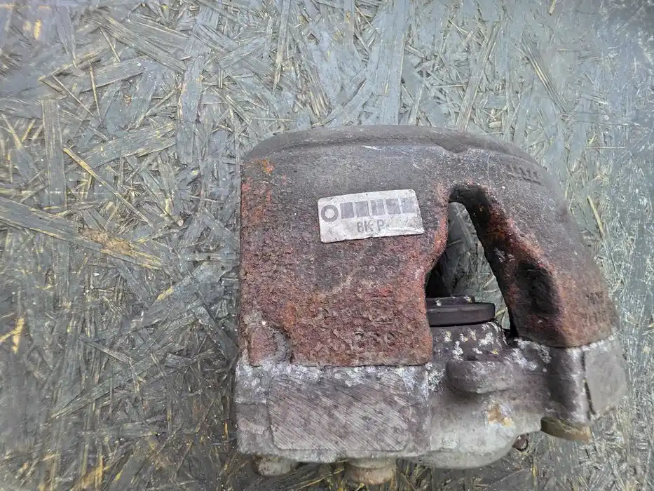 Zacisk hamulcowy przedni lewy AUDI A4 (8K2, B8) 8780A