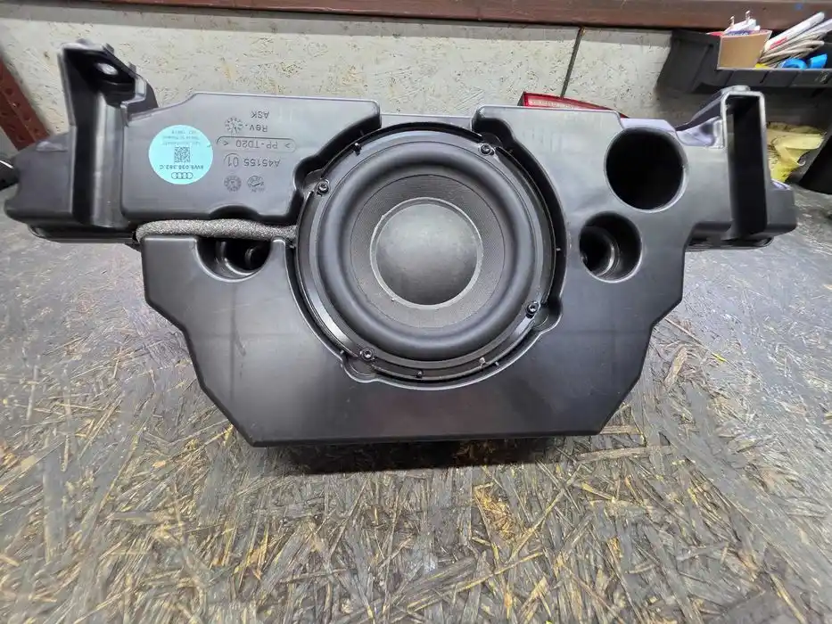 AUDI A4 B9 Głośnik Bang Olufsen 8W9.035.382.C
