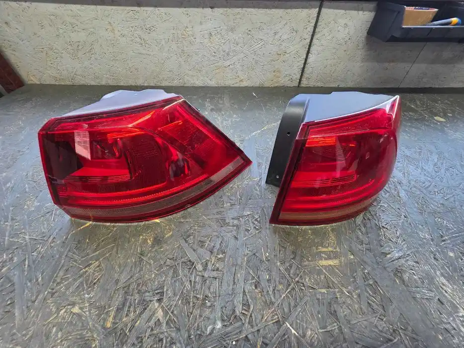 Lampa Vw Golf VII Kombi Prawy Tył 5G9.945.096.C