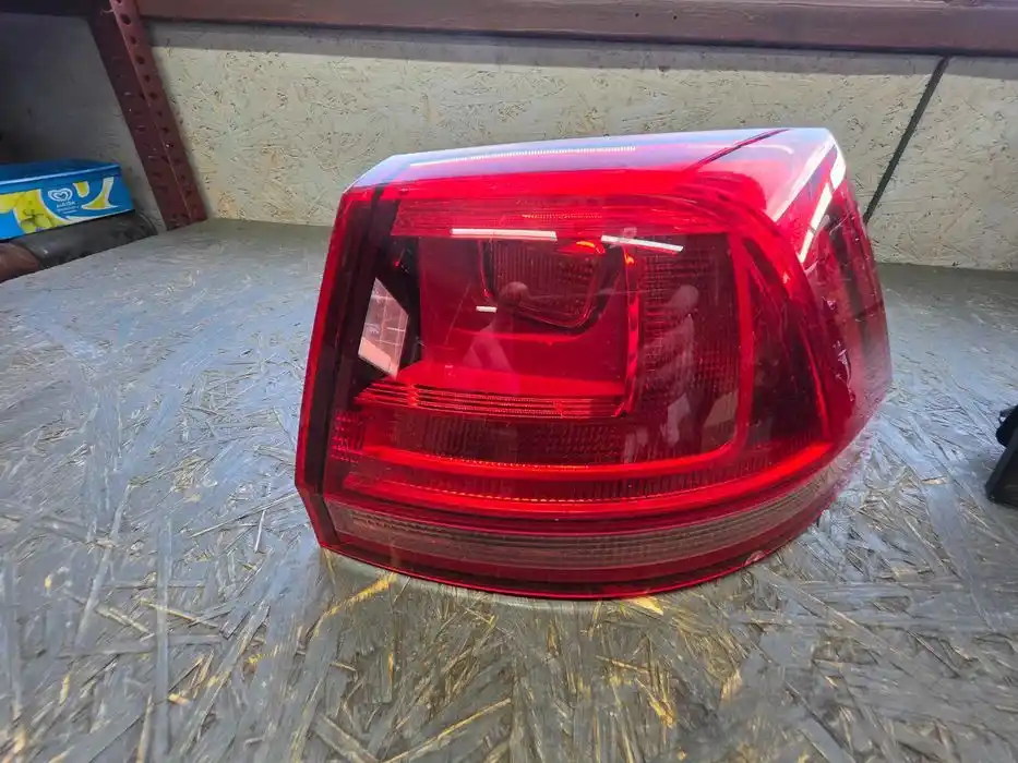 Lampa Vw Golf VII Kombi Prawy Tył 5G9.945.096.C