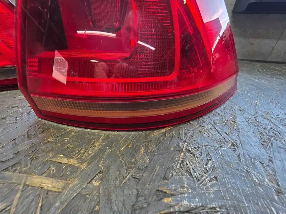 Lampa Vw Golf VII Kombi Prawy Tył 5G9.945.096.C