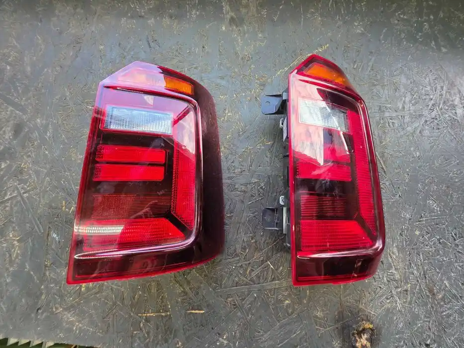 Lampa Prawy Tył Vw Caddy 2K1.945.096.G
