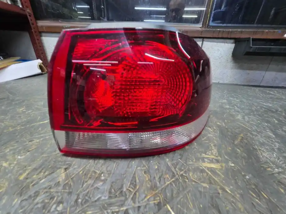 Lampa Prawy Tył Vw Golf VI Kombi 5K0.945.096.M