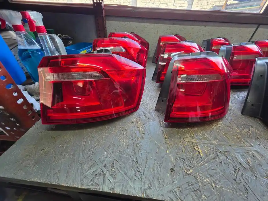 Lampa Prawy Tył Vw Golf SPORTS VAN 510.945.096.R
