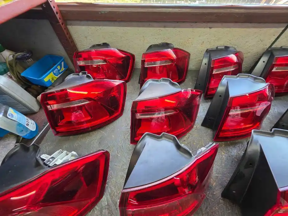 Lampa Prawy Tył Vw Golf SPORTS VAN 510.945.096.R