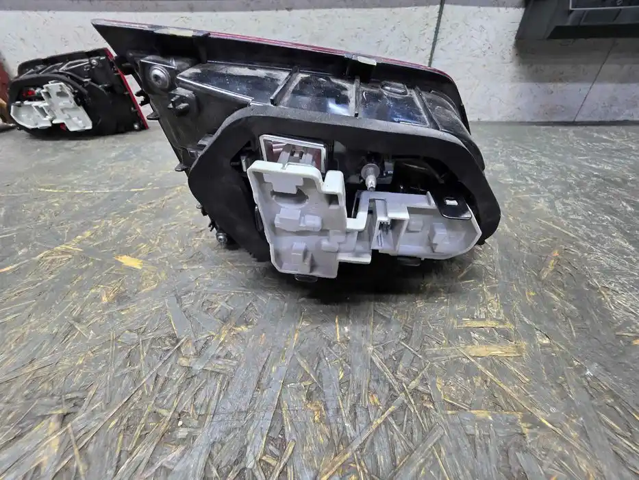 Lampa Prawy  Tył Vw Golf SportsVan w Klape 510.945.094.K