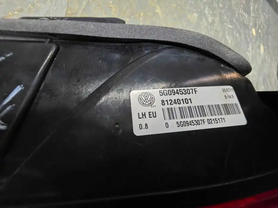 Lampa Lewy  Tył Vw Golf VII w Klape 5G0.945.307.F