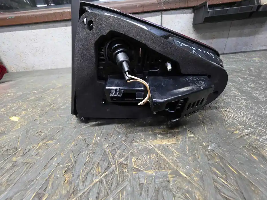 Lampa Lewy  Tył Vw Golf VII w Klape 5G0.945.307.F