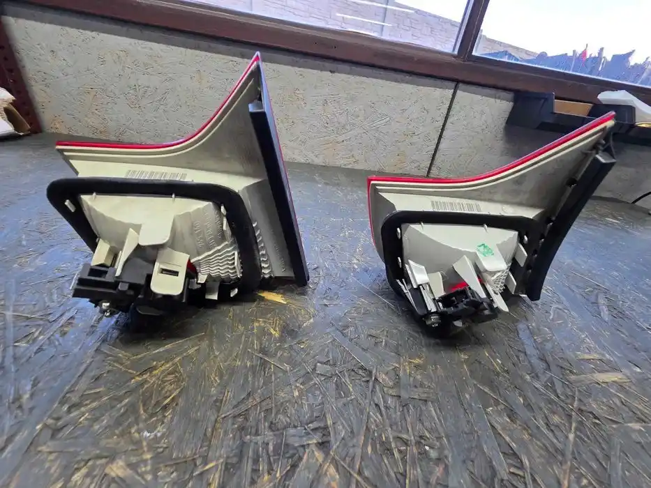 Lampa Audi A4 B7 Sedan Prawy Tył Klapa 8E5.945.094A