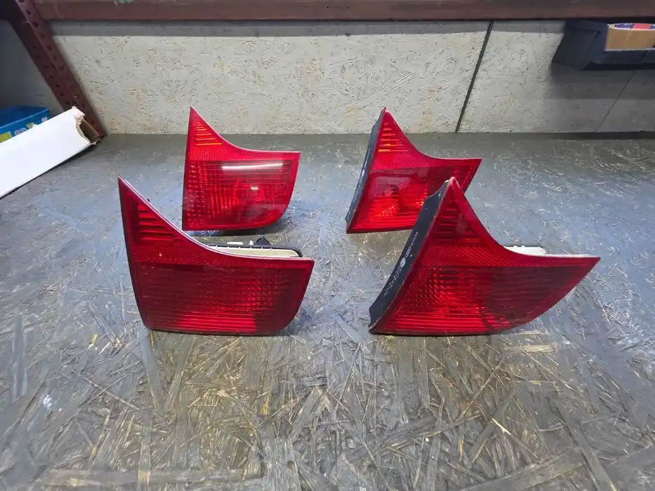Lampa Audi A4 B7 Sedan Prawy Tył Klapa 8E5.945.094