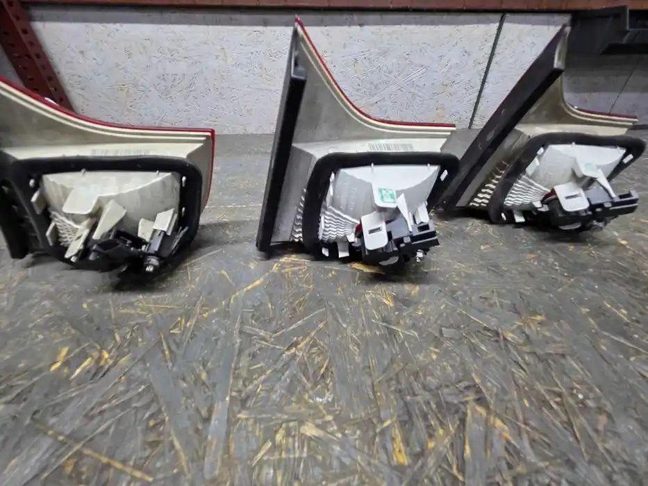 Lampa Audi A4 B7 Sedan Lewy Tył Klapa 8E5.945.093A
