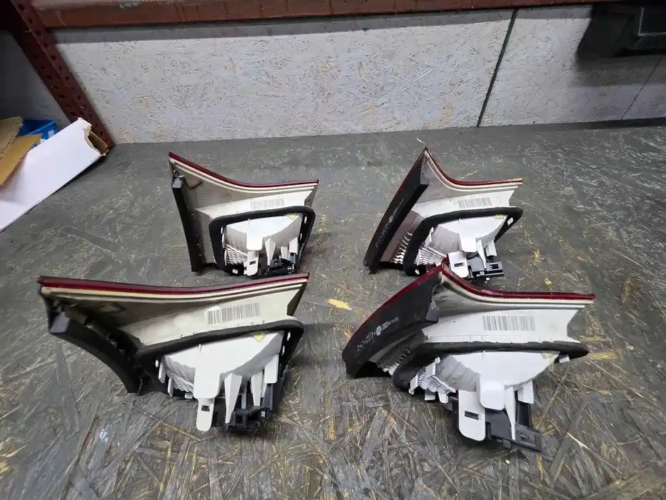Lampa Audi A4 B7 Sedan Lewy Tył Klapa 8E5.945.093