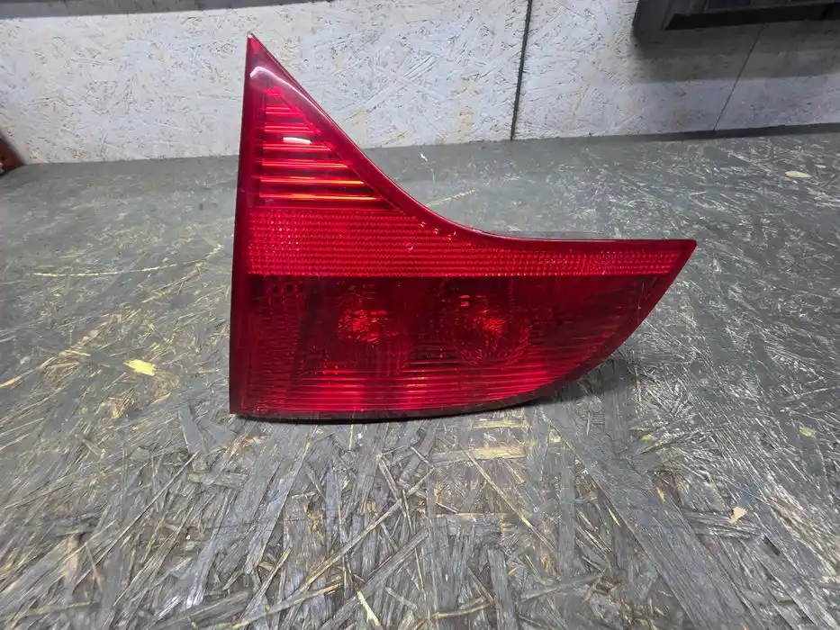 Lampa Audi A4 B7 Kombi Prawy Tył Klapa 8E9.945.094A