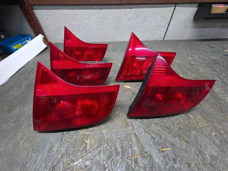 Lampa Audi A4 B7 Kombi Prawy Tył Klapa 8E9.945.094