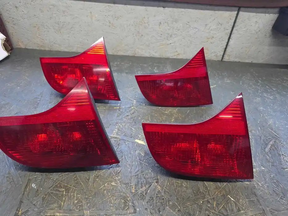 Lampa Audi A4 B7 Kombi Lewy Tył Klapa 8E9.945.093