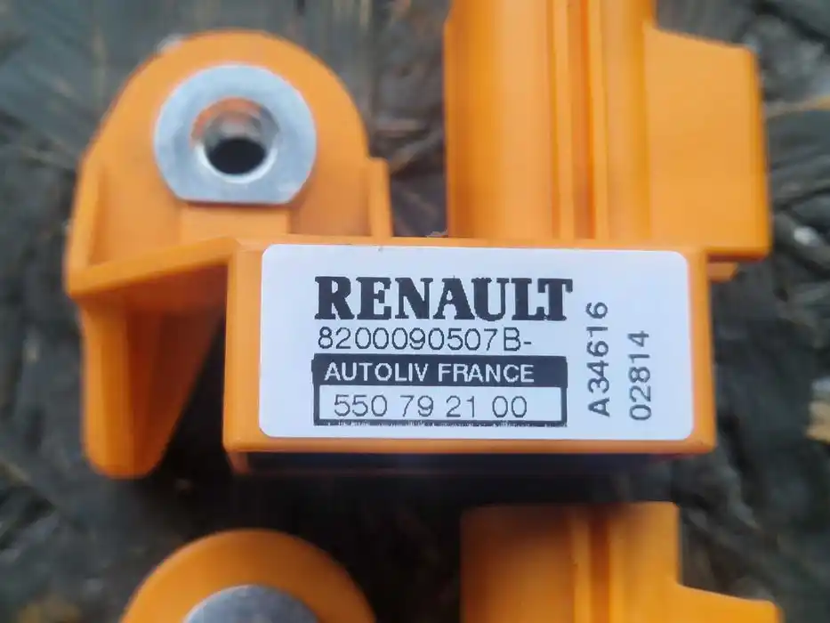 Czujniki Uderzenia Bocznego Renault 82.000.905.07B