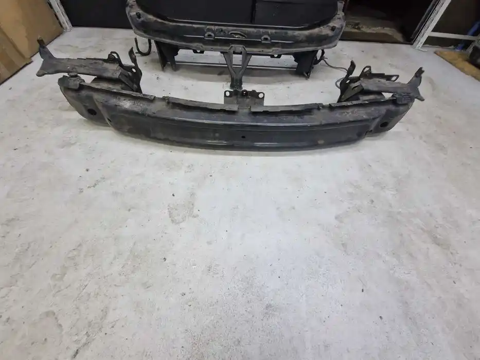 Belka Pas Przedni Renault VelSatis