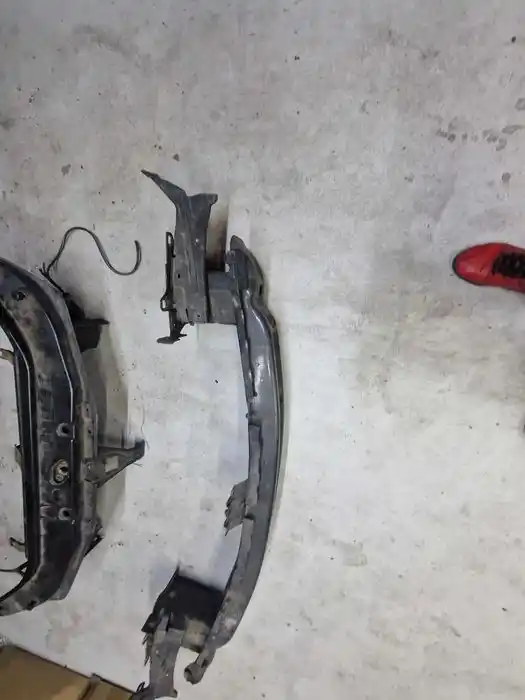 Belka Pas Przedni Renault VelSatis