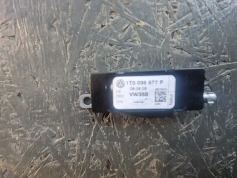 Wzmacniacz Antenowy Vw Touran I Fl 1T0.035.577.P