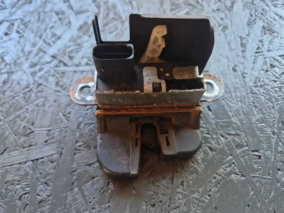Zamek Tylnej Klampy Vw UP 1S0.827.645