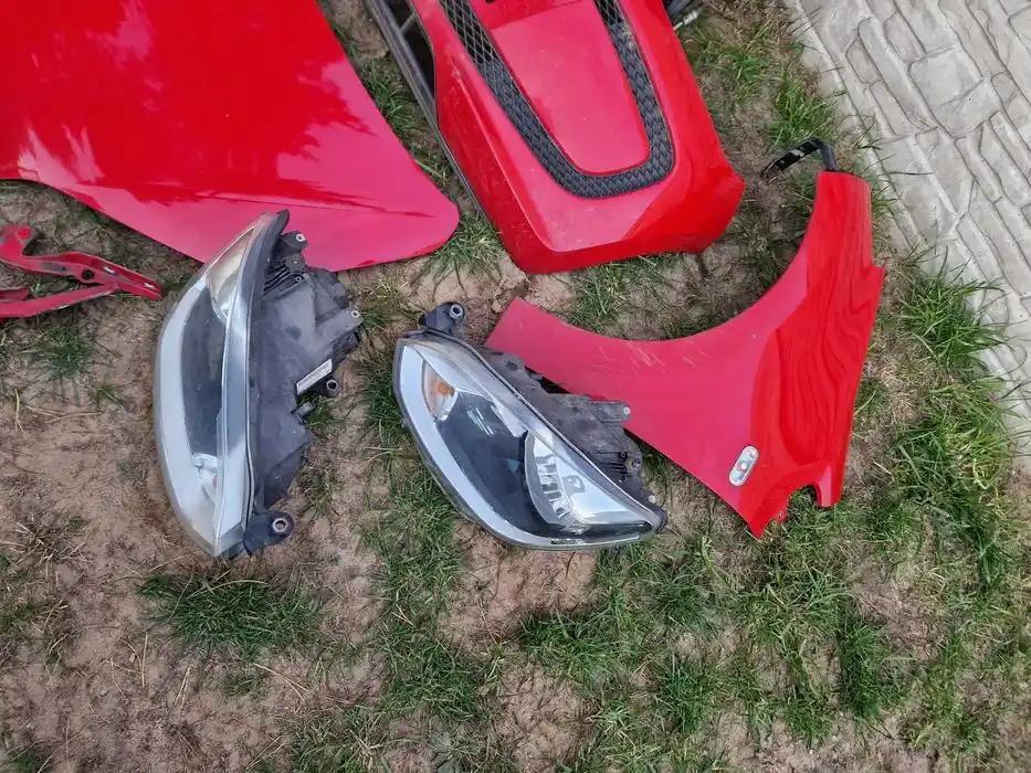 Przód  Vw UP  bez Prawego błotnika Kod lak.LY3D