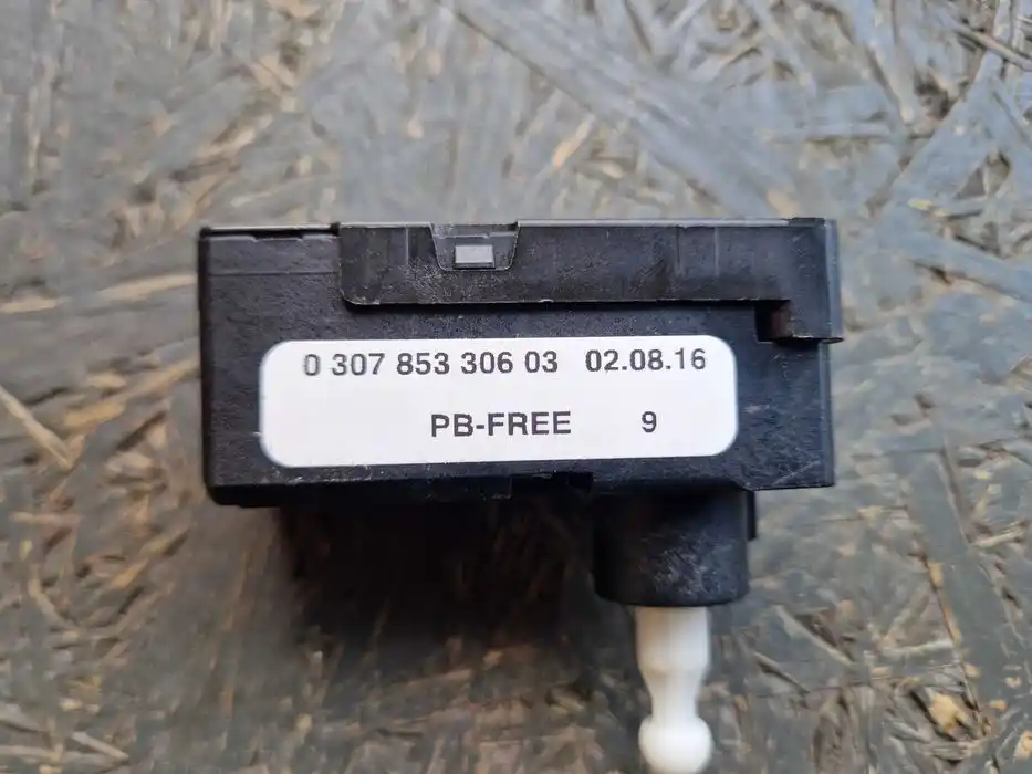 Silniczek Regulacji Lampy Przód 030.785.330.603