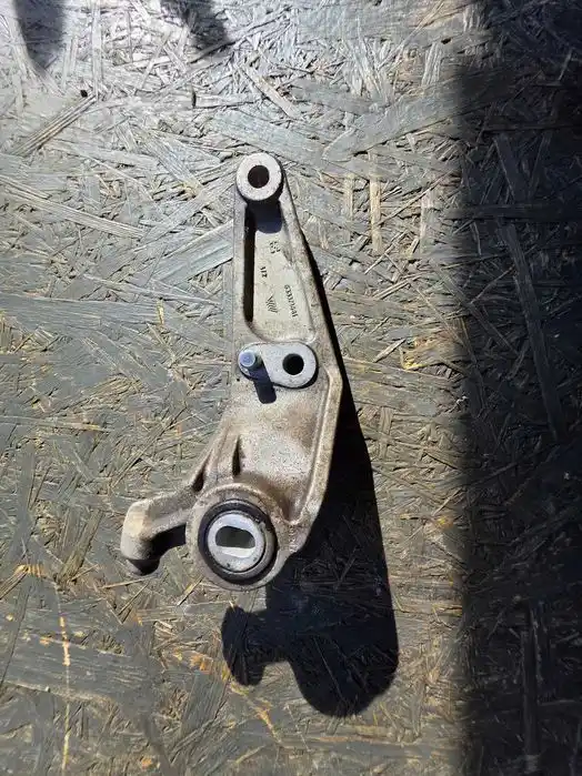 Łapa Skrzyni Biegów Opel Corsa D 1.2Benzyna 131.859.05