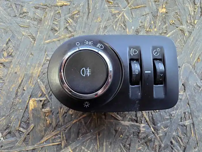 Włacznik Swiateł Opel Corsa D 133.103.30